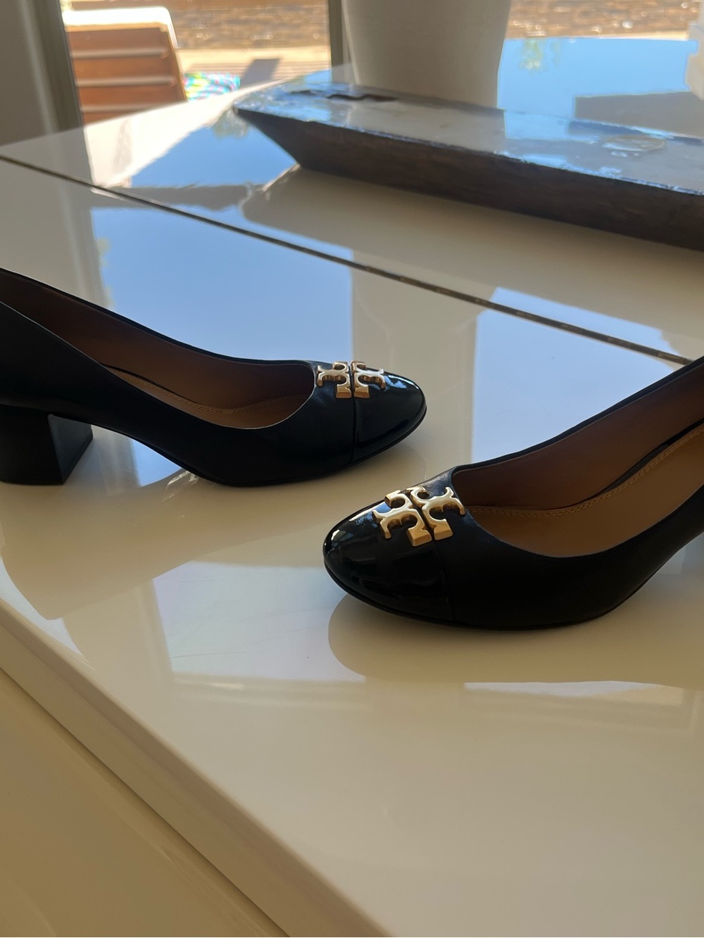 Tory Burch Black Patent Flats with Gold Logo Emblem - Picture 3 of 4
